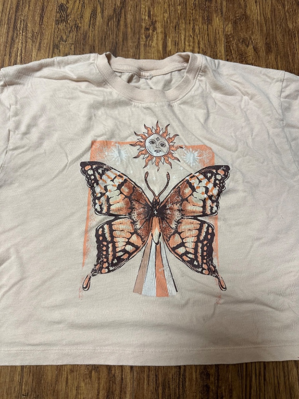 Women's Graphic Butterfly Sun Crop Top Light Beige Size Large - Picture 2 of 10
